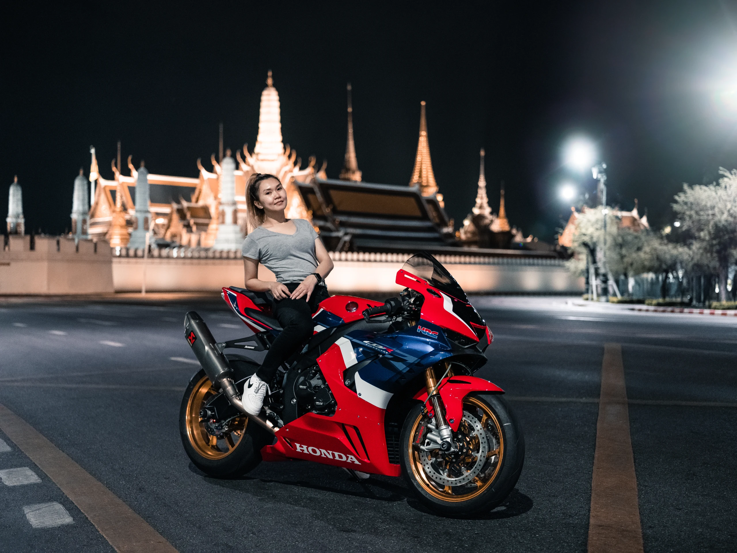 Honda CBR 1000RR-R Fireblade SP — photograph 9