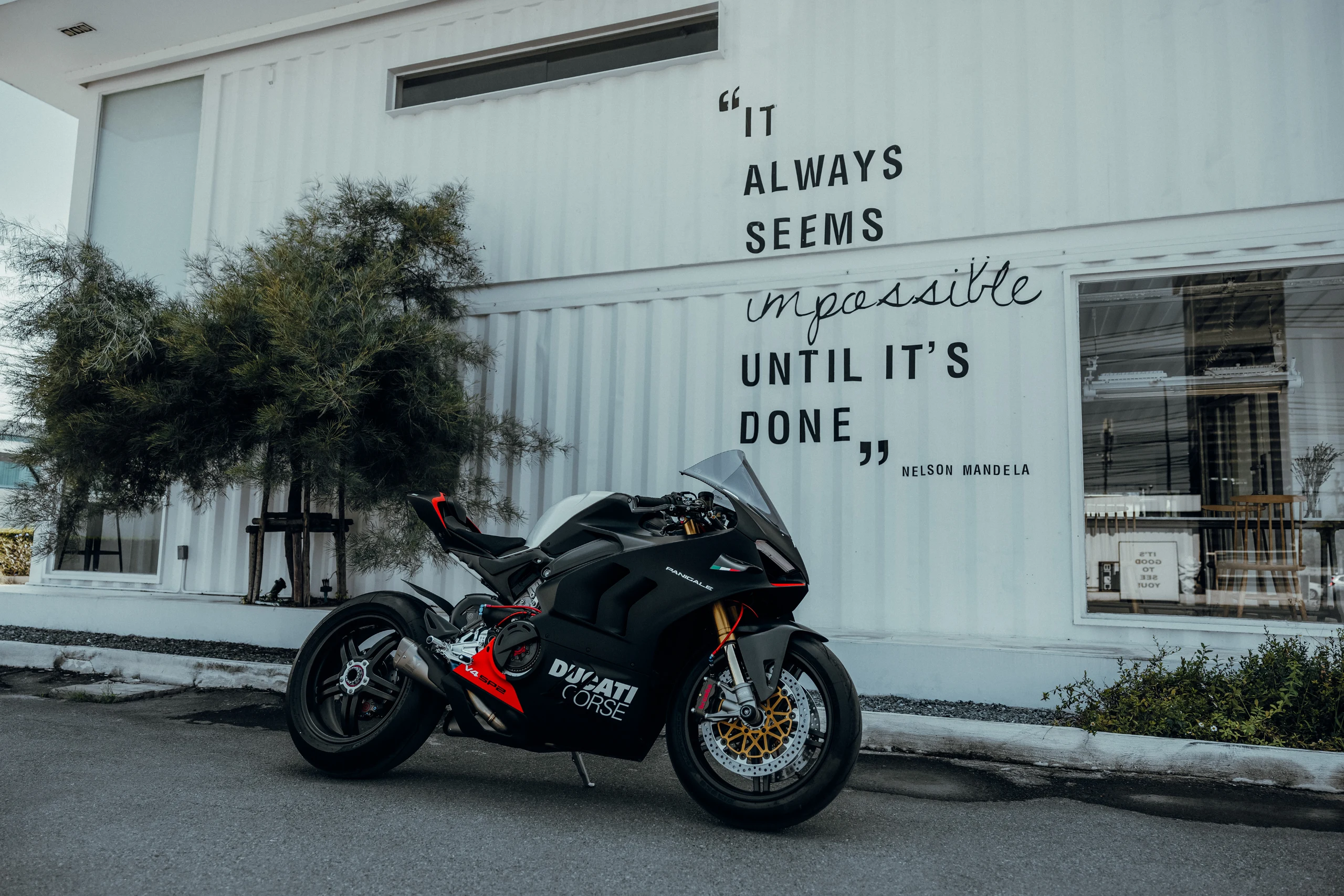 DUCATI PANIGALE V4SP2 — photograph 1